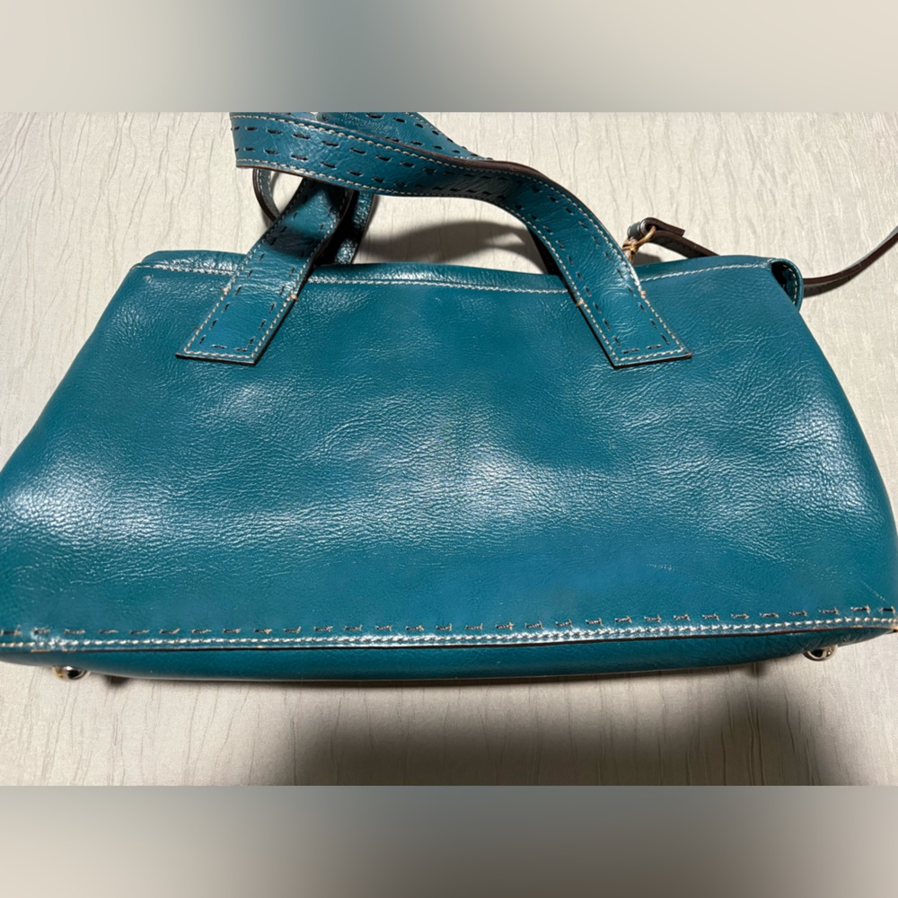 Elegant Fossil Teal Leather Handbag